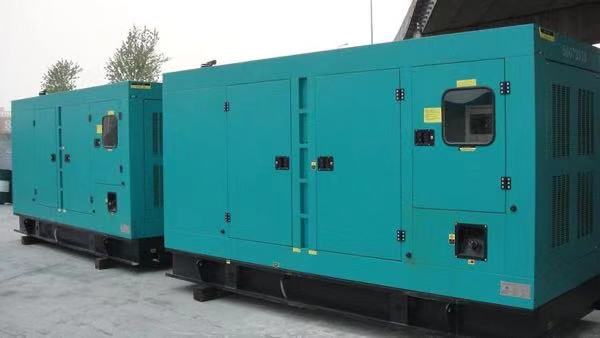 沁园街道康明斯400kw大型柴油二手发电机组
